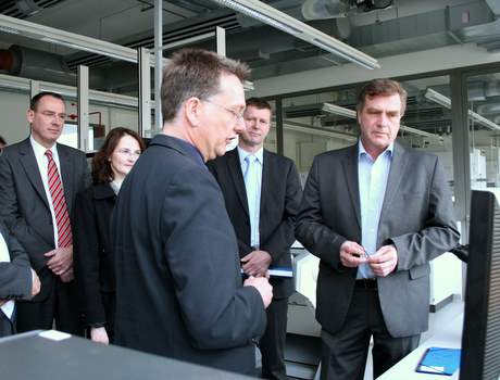 Bild zu Hochschule Lausitz begrt Wirtschaftsminister Christoffers