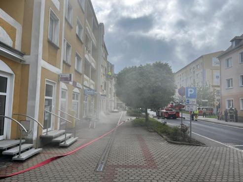 Bild zu Rettungseinsatz bei Feuer in Nieskyer Mehrfamilienhaus