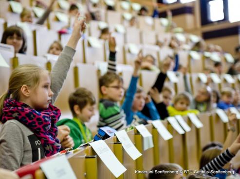 Bild zu Kinderuni fragt: Wie entstehen Gefhle?