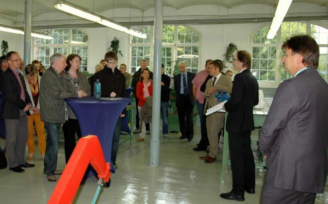 Bildtitel: Ausbildung für etliche andere Unternehmen Bild zu Ausbildung für etliche andere Unternehmen