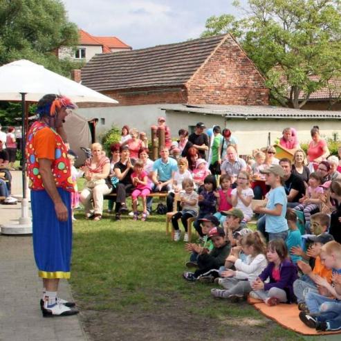 Bild zu Sommerfest in der Kita "Bienenschwarm